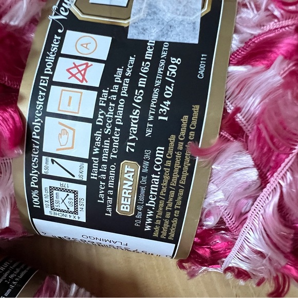 Bernat Boa Yarn, 3 skeins - Picture 3 of 3